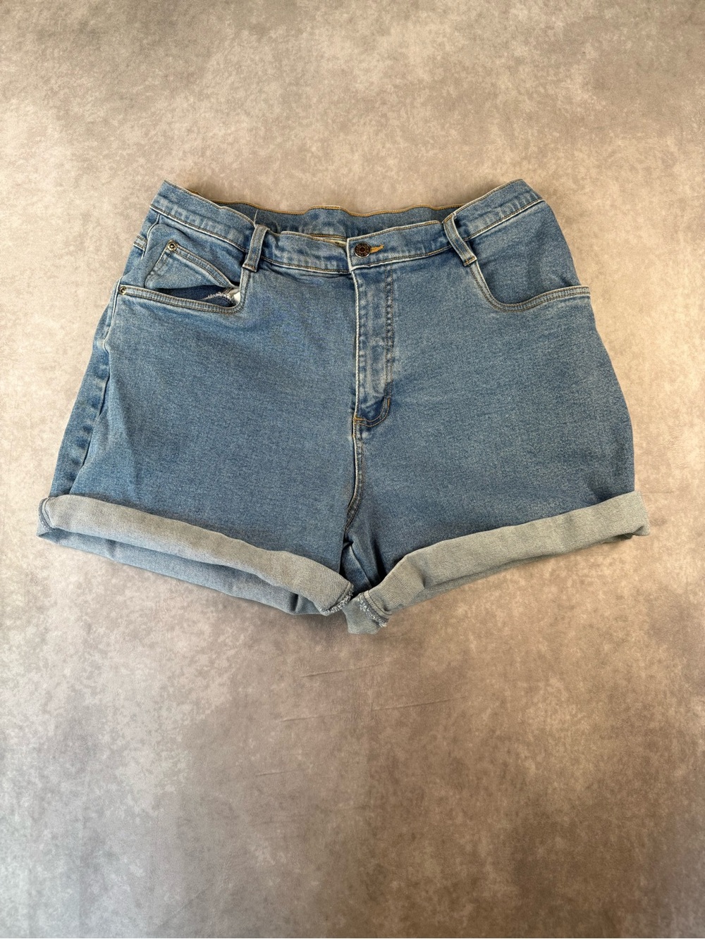 Vintage Y2K Cherokee Denim Shorts Women’s 18W High Rise Cuffed Mom Jean